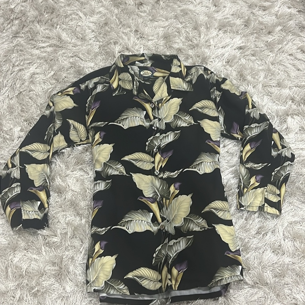 Tommy Bahama Tropical woman’s small shirt